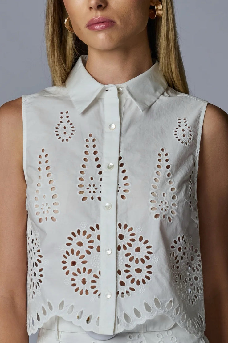 Image of model wearing the Hevron Katja Top front view close up