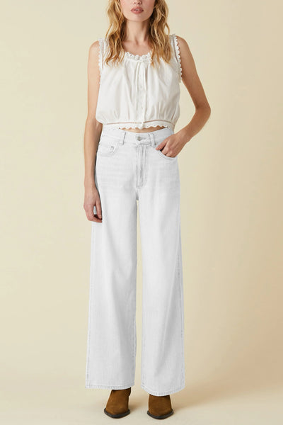 Image of model wearing the Le Jean Juliette Wideleg front view