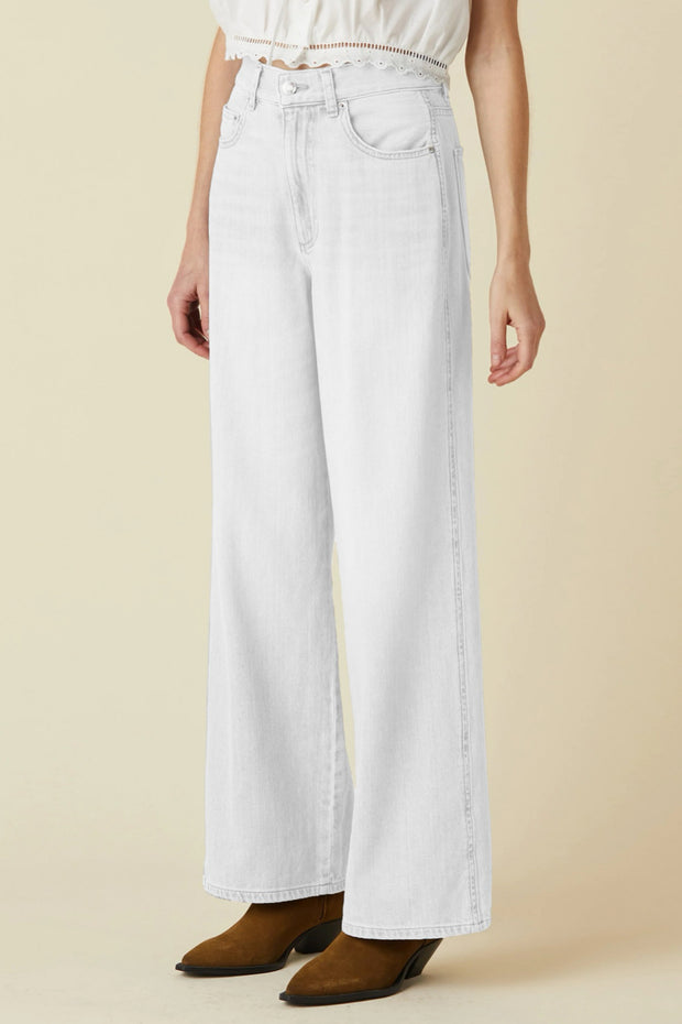 Image of model wearing the Le Jean Juliette Wideleg front view