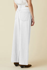 Image of model wearing the Le Jean Juliette Wideleg back view