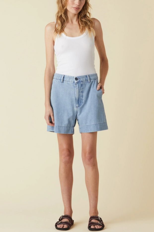 Image of the Le Jean Trouser Short front view on model