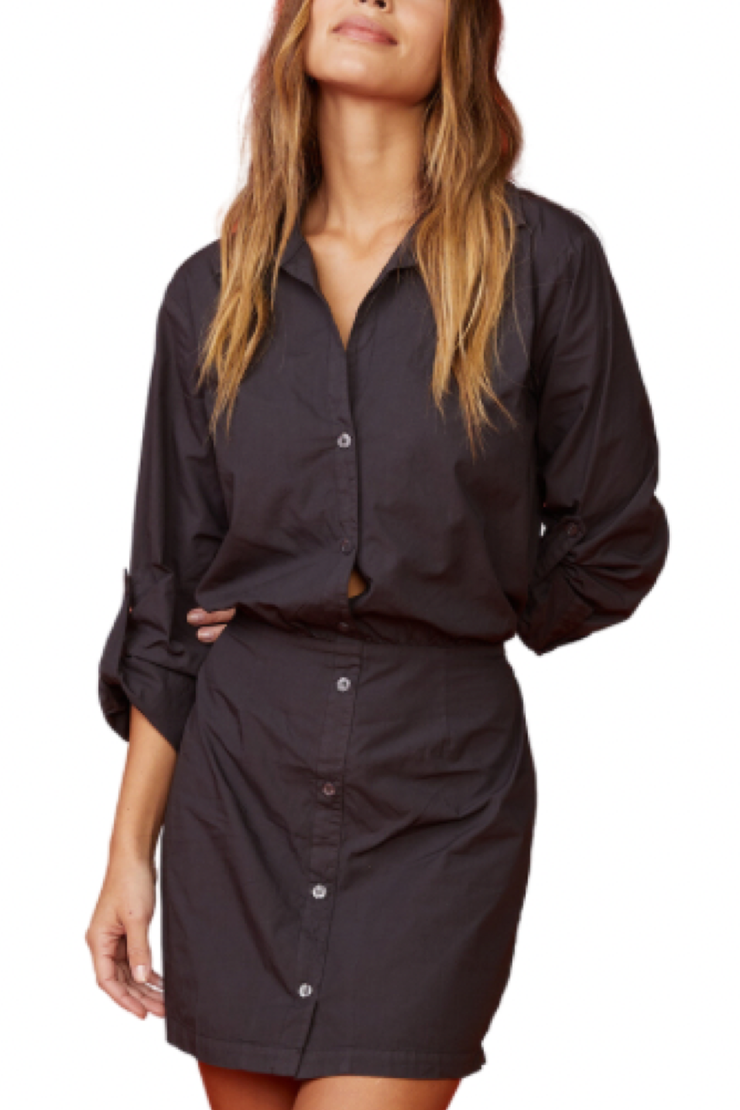 Image of model wearing Monrow poplin shirt dress in faded black