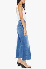 Image of model wearing the Mother The Maven Ankle Fray side view