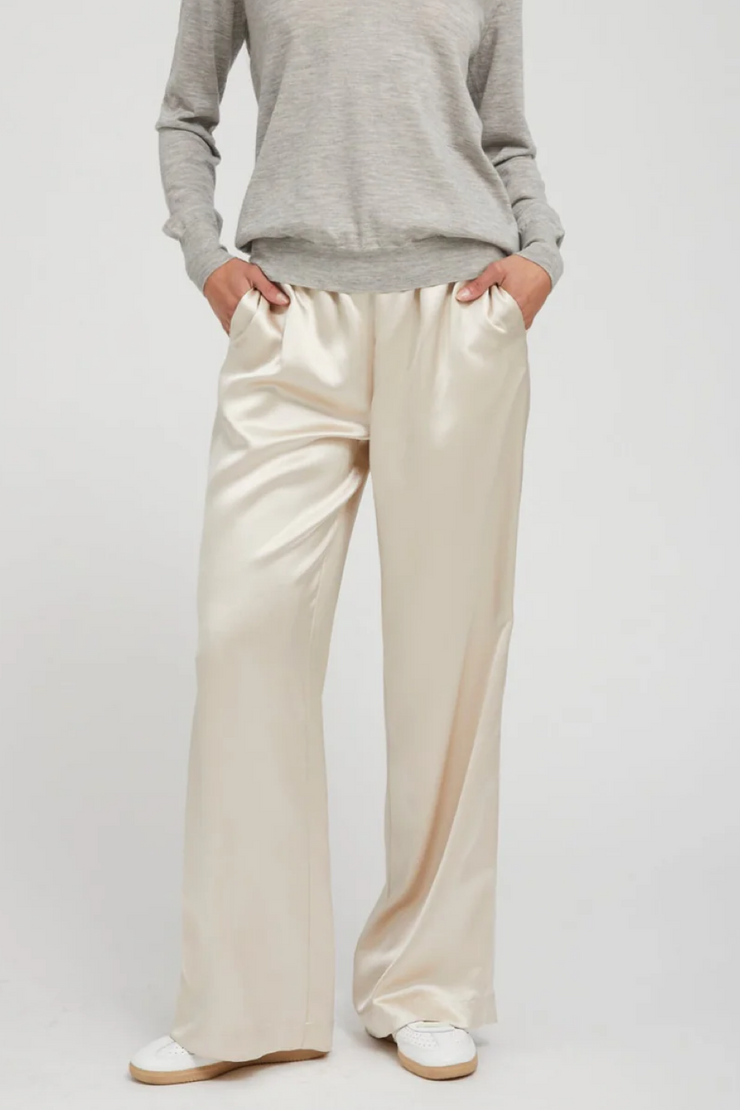 Image of SPRWMN Kauai pants in champagne