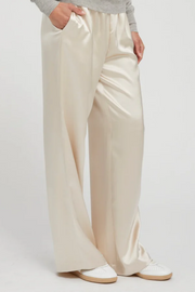 Image of SPRWMN Kauai pants in champagne