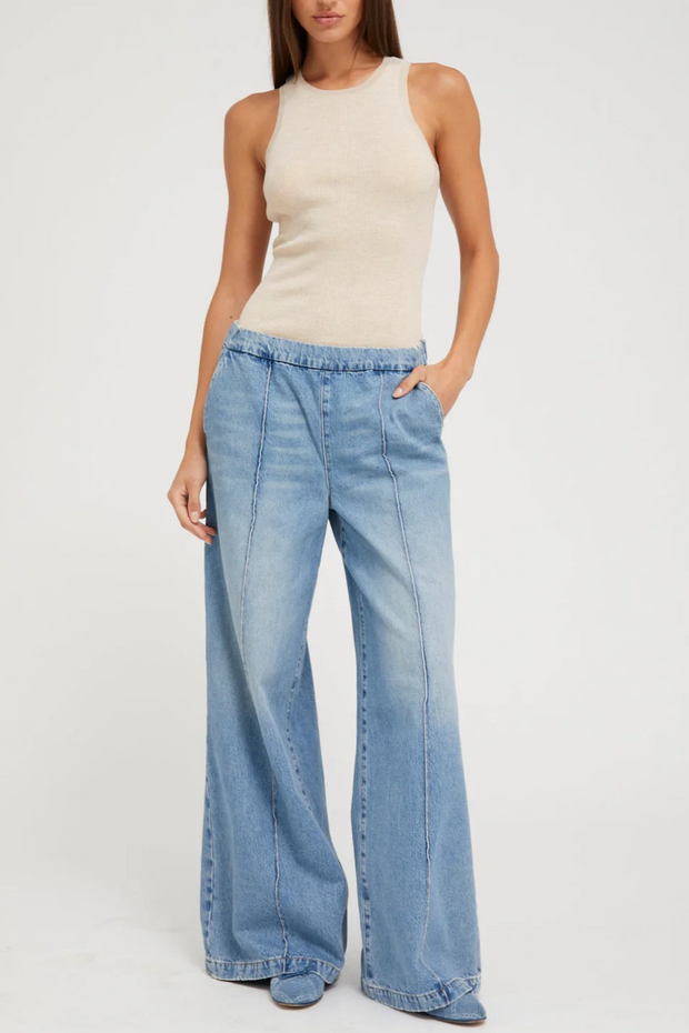 Image of SPRWMN wide leg pintuck pull on jean