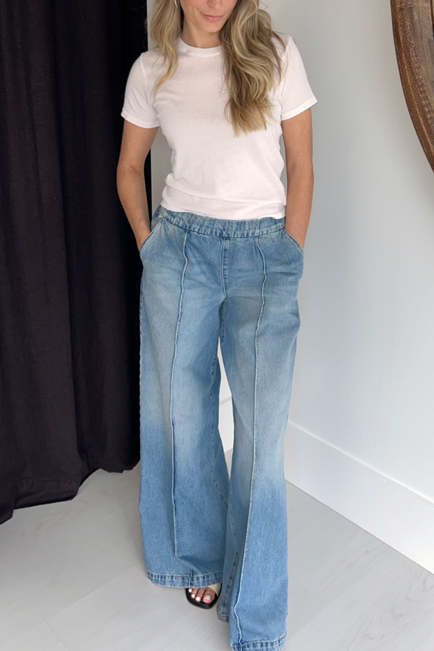 Image of SPRWMN wide leg pintuck pull on jean