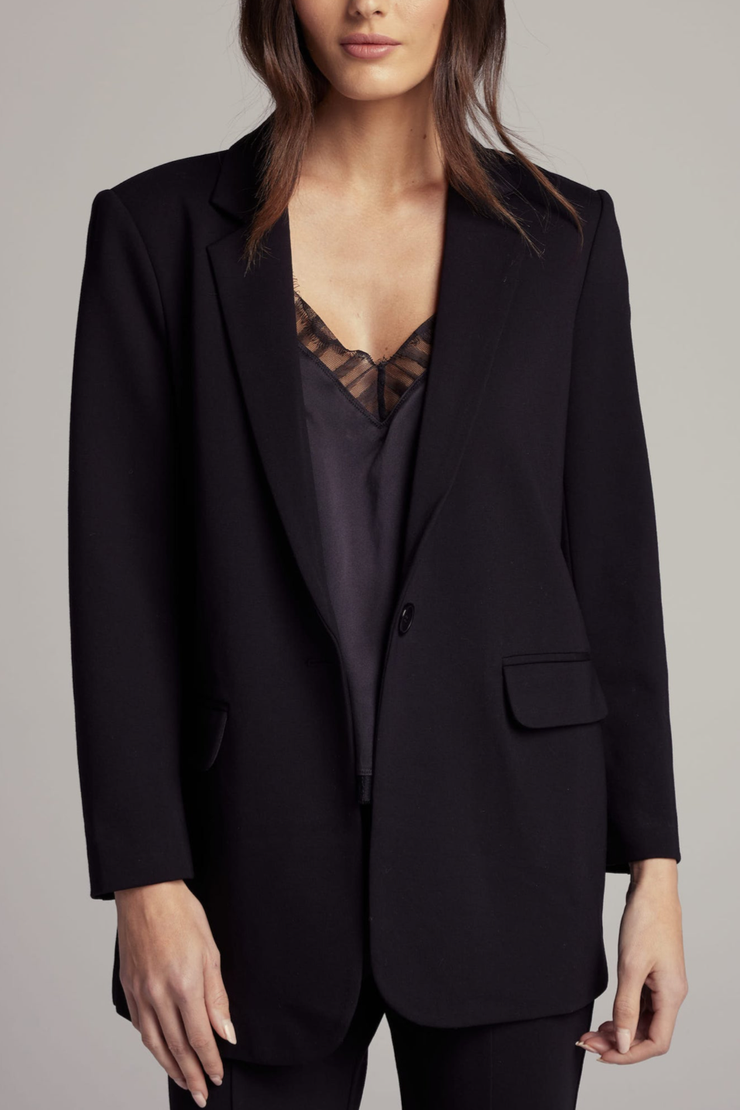 Image of model wearing Sundays Gibson blazer in black