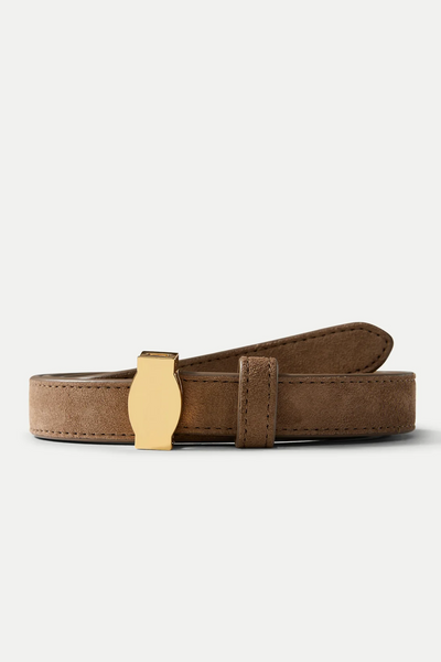 Bark suede belt with a gold buckle on a white background